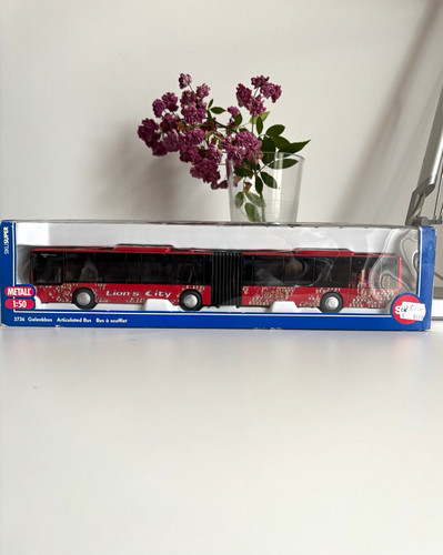 Siku gelenkbus 3736 - siku, "lion's
