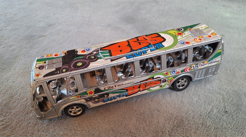 Großes spielzeugauto omnibus - spielzeugauto:,