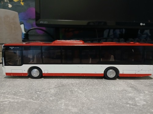 Siku bus aus - siku,